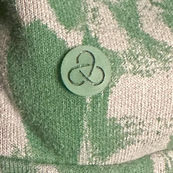 Zella Myrtle Green Patterned Sweatshirt Sz M - Picture 8 of 9